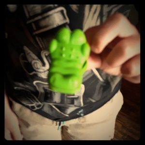 I am selling a crocodile chip bag closer